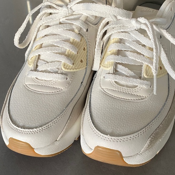 Nike Air Max Platform LIKE NEW Sneakers Athletic Street Style Bloggers 8.5 - Picture 4 of 16